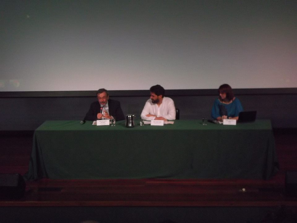 Abrindo a mesa de debates, o Reitor Hélio Waldman, o Professor Paris Yeros e a Professora Ana Keyla
